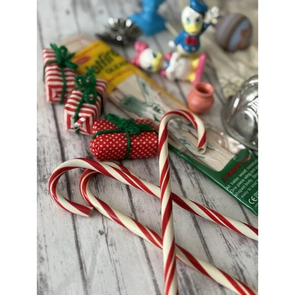 Vintage Junk Drawer Lot Unique Collectible Santas Christmas Farmhouse Antiques - Picture 7 of 16